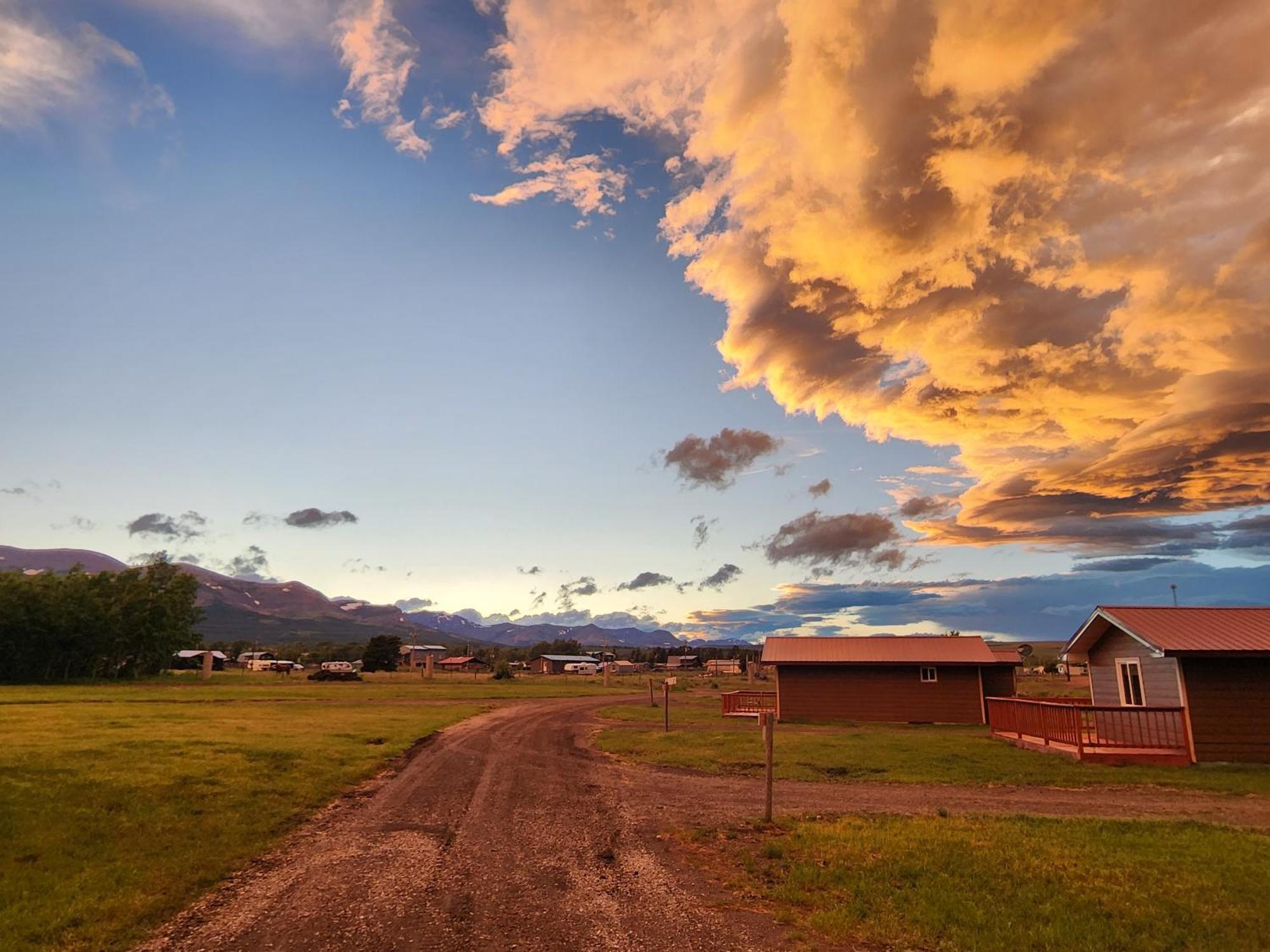 Circle R Motel East Glacier Park Village Esterno foto