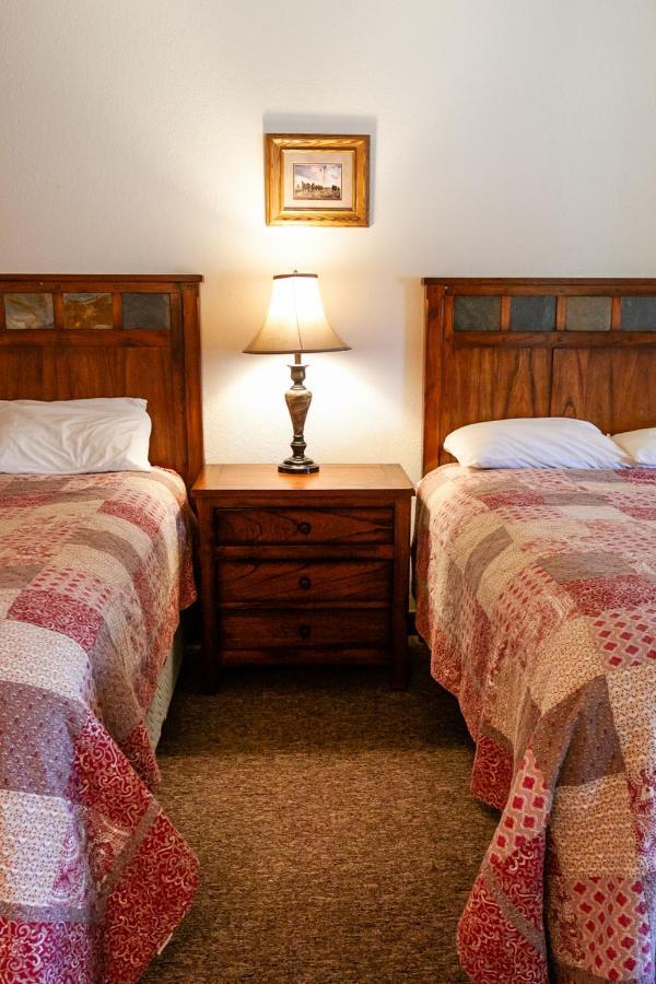 Circle R Motel East Glacier Park Village Esterno foto